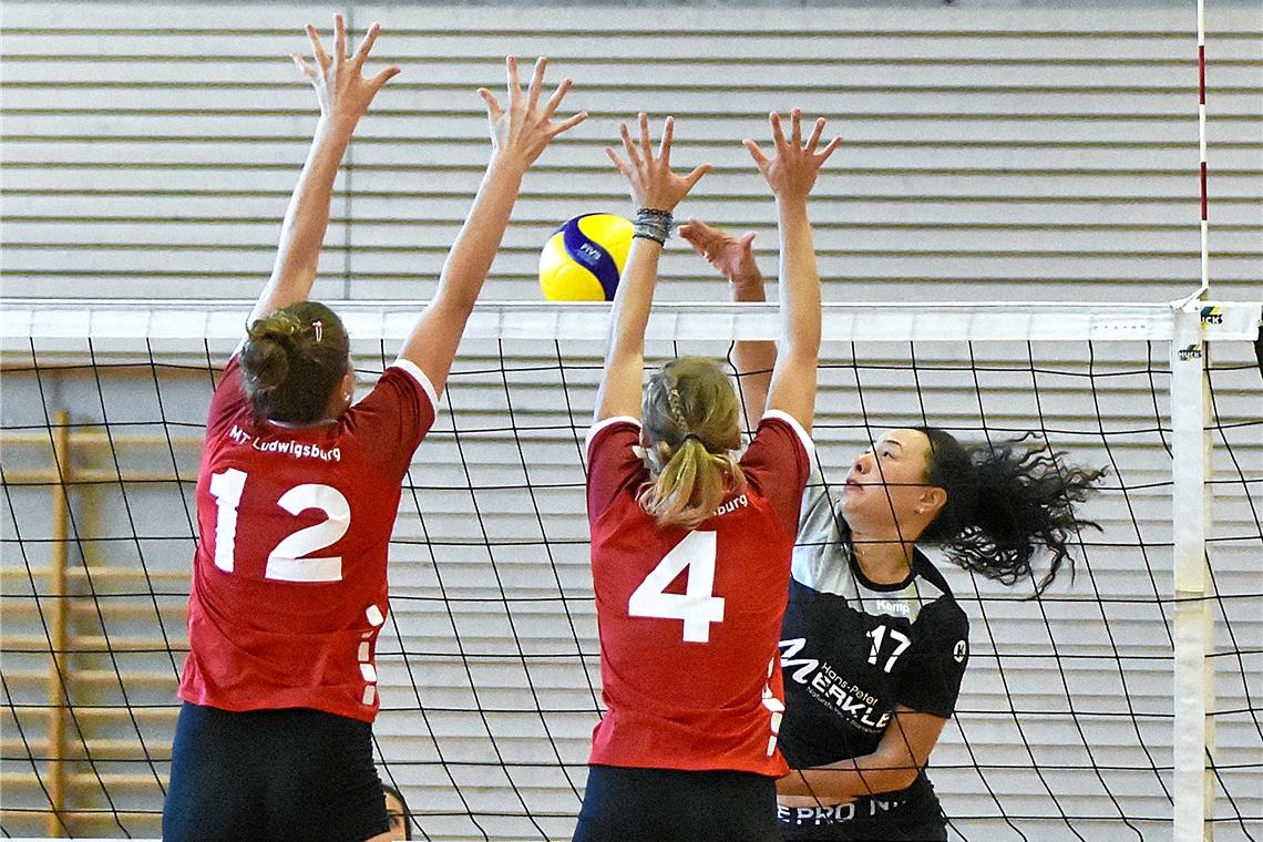 Volleyballerin zieht’s vom Nil an die Murr Ist bei der TSG als Außenspielerin im Einsatz: Kenouz Abdelkhalek (rechts). Foto: T. Sellmaier