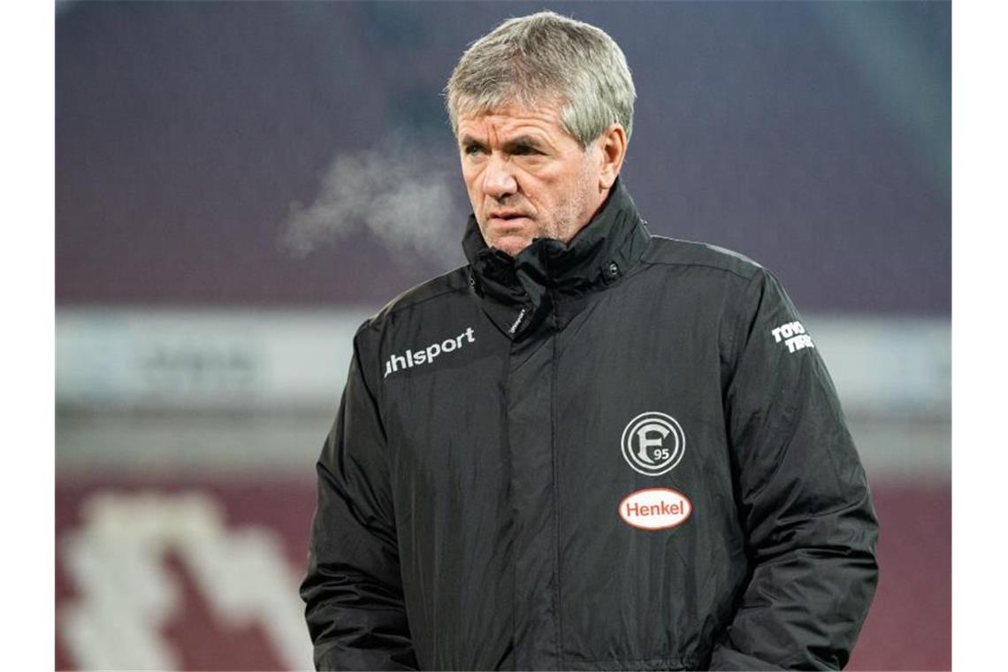 Funkel nach Kritik: „Lasse mir von niemandem reinreden“ Ist bei Fortuna Düsseldorf in die Kritik geraten: Trainer Friedhelm Funkel. Foto: Tom Weller/dpa