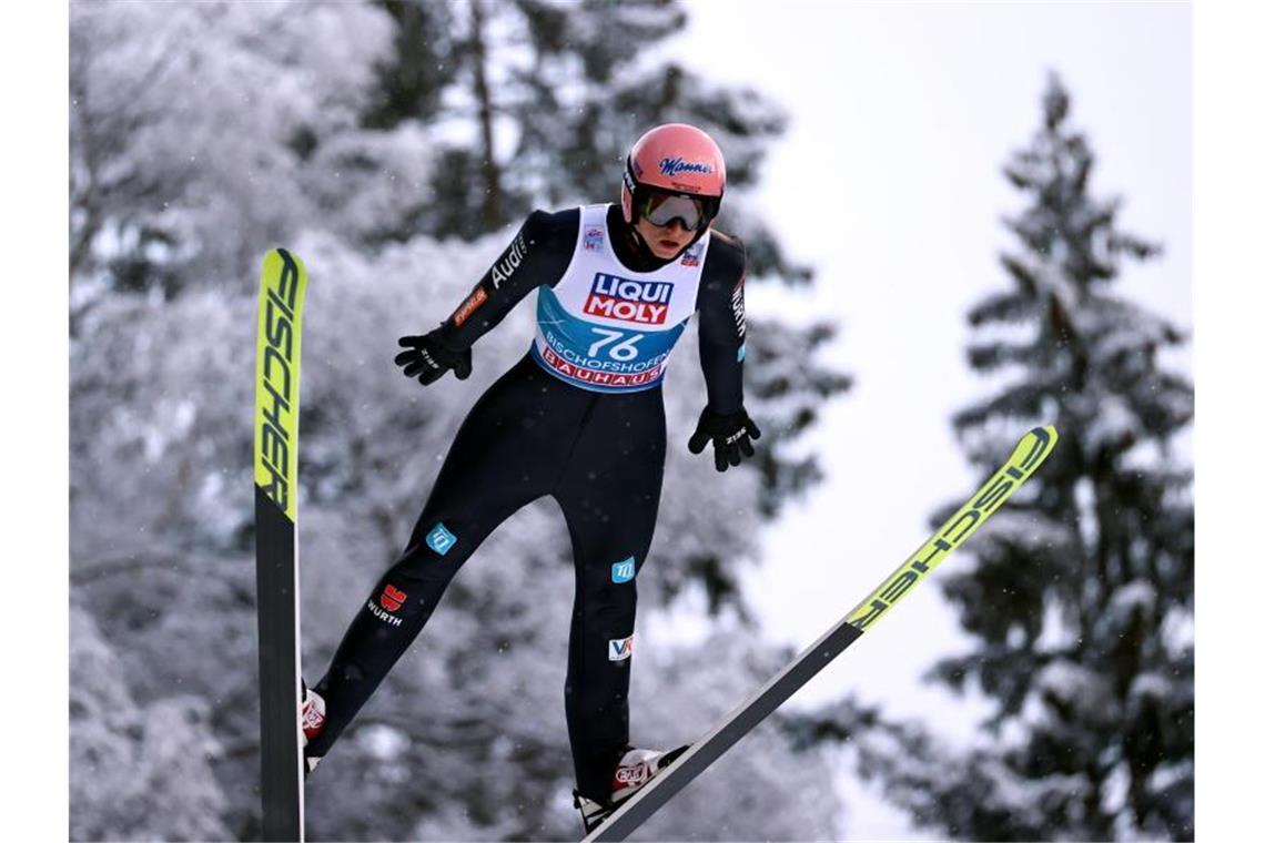 Nach Tournee: Skispringer ohne Pause Richtung Peking Ist bei Olympia gesetzt: Karl Geiger. Foto: Daniel Karmann/dpa