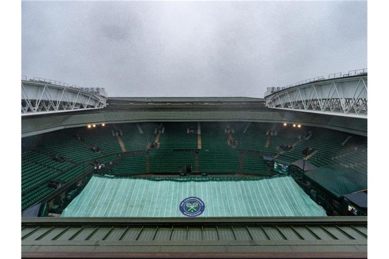 Ist das Wetter zu schlecht, kann das Dach des Centre Court geschlossen werden. Foto: Aeltc Pool/PA Wire/dpa