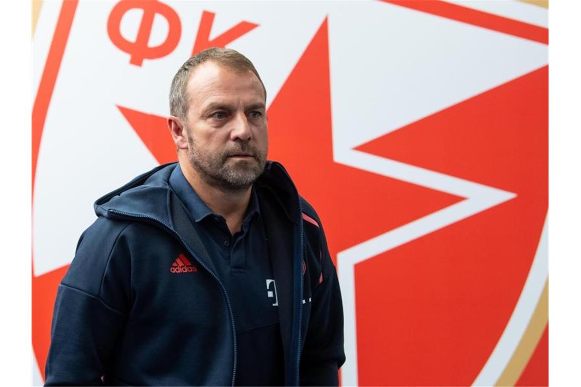 Ist mit Bayern München in Belgrad gefordert: Trainer Hansi Flick. Foto: Sven Hoppe/dpa
