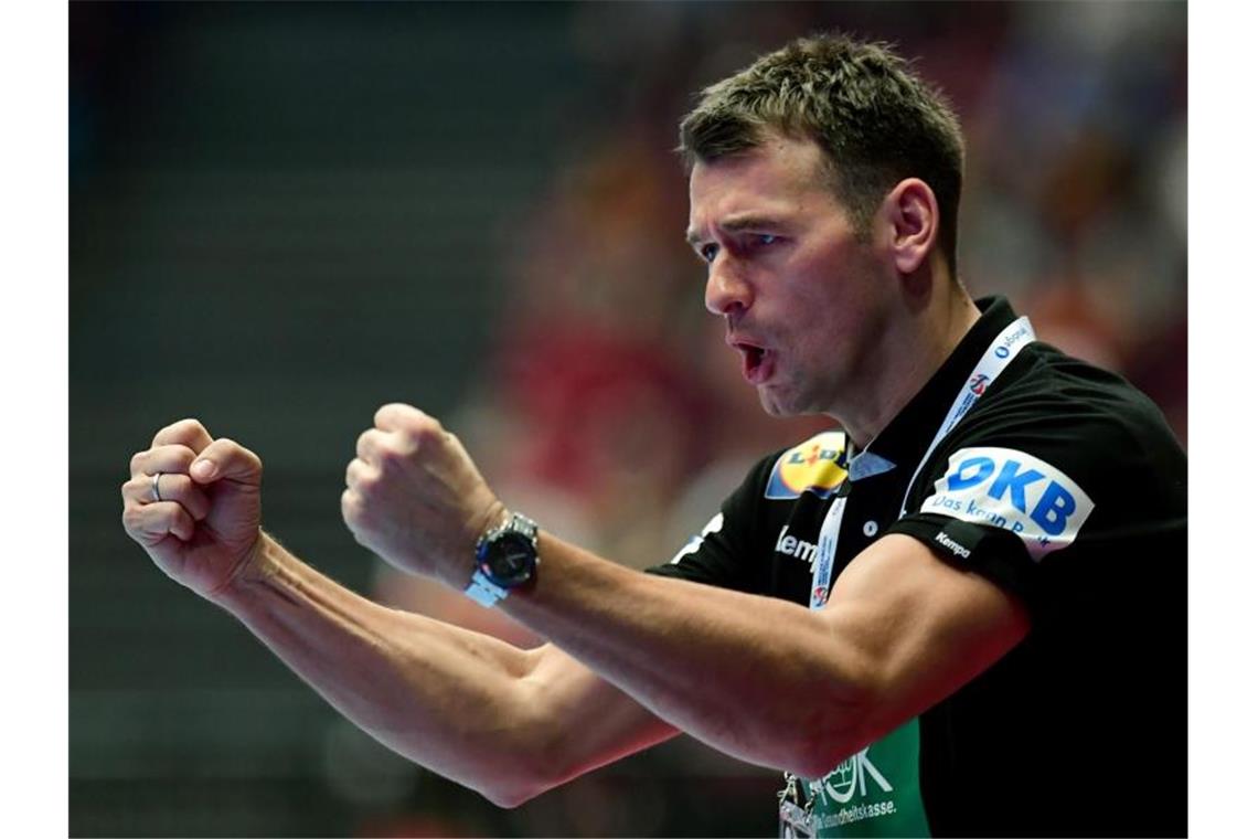 „Heiße Partie“: DHB-Team vor Schlüsselspiel gegen Kroatien Ist mit Deutschlands Handballern gegen Kroatien gefordert: Bundestrainer Christian Prokop. Foto: Robert Michael/dpa-Zentralbild/dpa