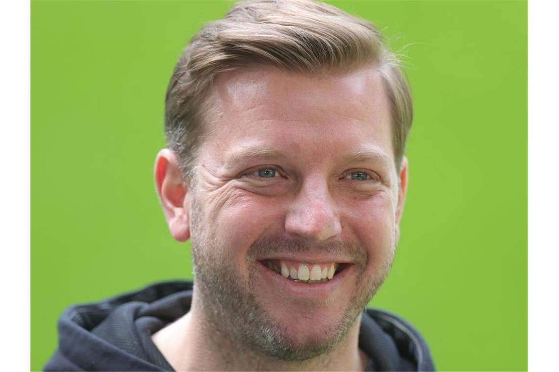 Ist voller Tatendrang beim VfL Wolfsburg gestartet: Trainer Florian Kohfeldt. Foto: Friedemann Vogel/EPA-Pool/dpa