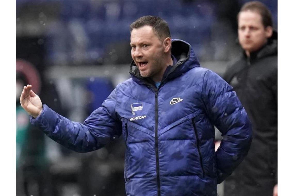 Bundesliga: Das war der Samstag, das kommt am Sonntag Ist zurück auf der Hertha-Bank: Pal Dardai. Foto: Thomas Frey/dpa