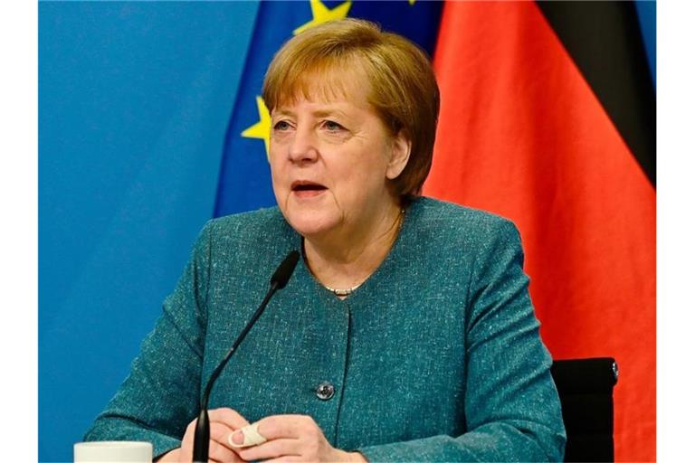 Ist zuversichtlich, dass der Biontech-Impfstoff bald auch für Kinder und Jugendliche zugelassen wird: Bundeskanzlerin Angela Merkel. Foto: Tobias Schwarz/AFP Pool/dpa