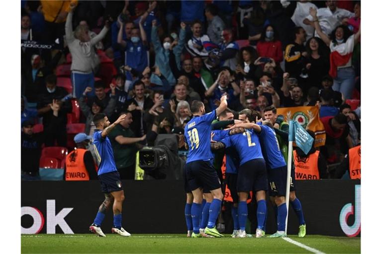 Italien steht als erstes Team für das EM-Finale in London fest. Foto: Andy Rain/Pool EPA/AP/dpa