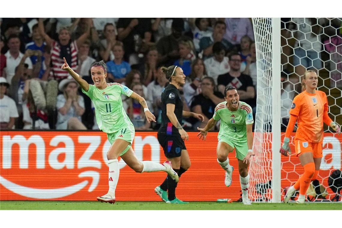 Nächster Krimi: England nach Sieg gegen Italien im EM-Finale Italiens Barbara Bonansea jubelt über ihr Tor zum 1:0.
