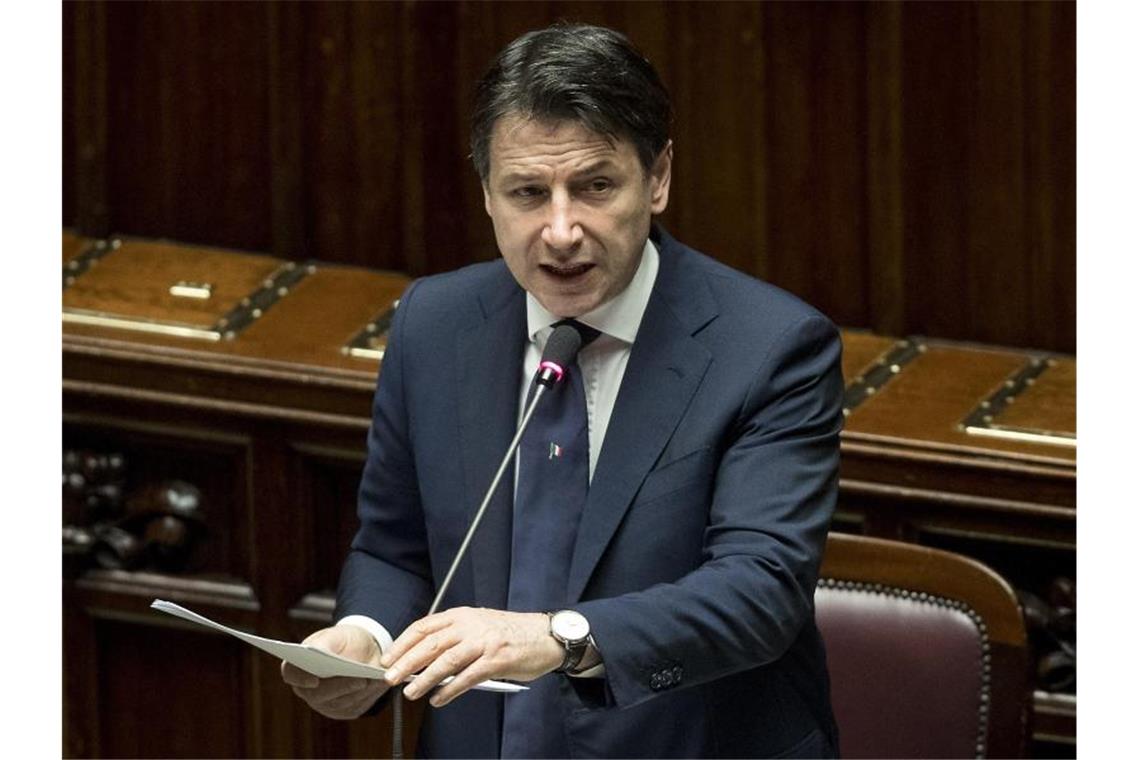 Italiens Ministerpräsident Giuseppe Conte, der zuletzt noch Vorbehalte gegen Hilfen aus dem Euro-Rettungsschirm ESM hatte, widersprach der Einigung nicht. Foto: Roberto Monaldo/LaPresse/dpa