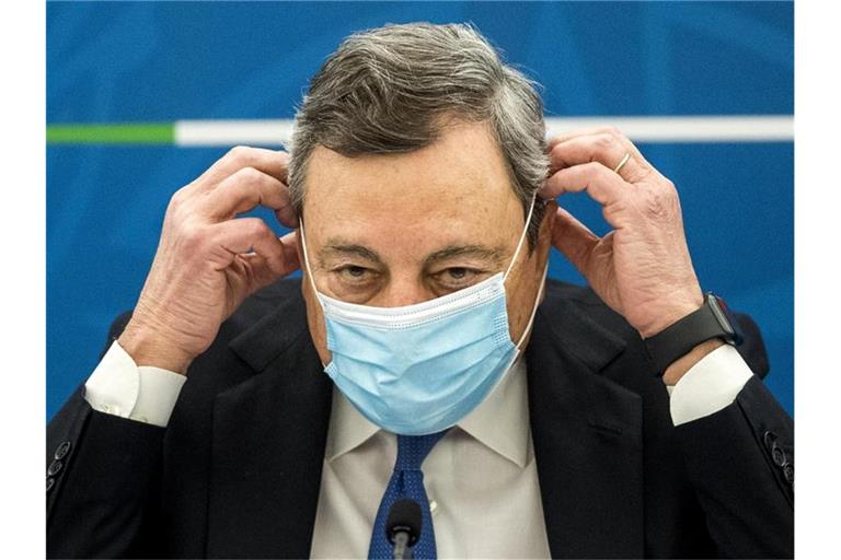 Italiens Ministerpräsident Mario Draghi will das Land mit EU-Milliarden wieder wirtschaftlich auf die Beine stellen. Foto: Roberto Monaldo/LaPresse/AP/dpa