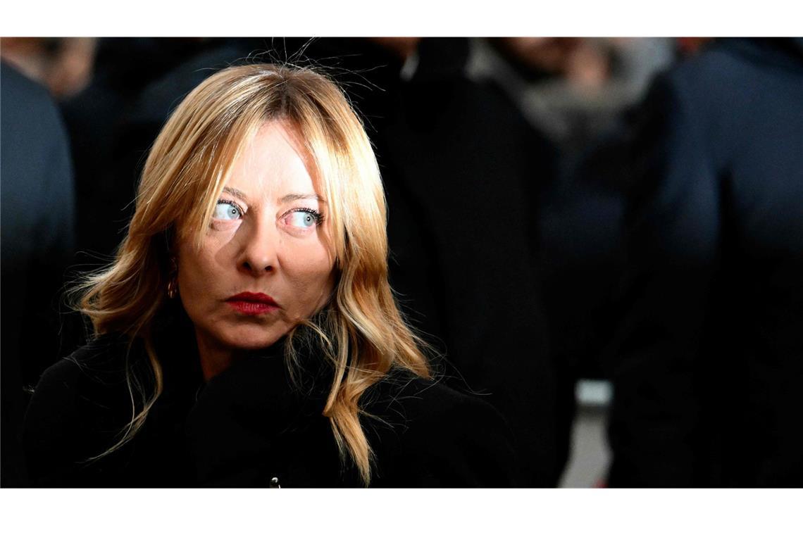 Italiens Ministerpräsidentin Giorgia Meloni: Auch zwei Wochen nach der Brandkatastrophe  im Nachbarland Schweiz beschäftigt das  Schicksal der Opfer die  Italiener.