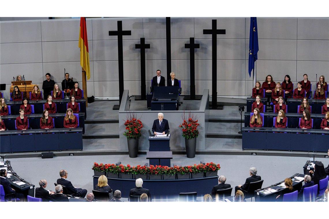 Italiens Staatspräsident Mattarella hält die zentrale Gedenkrede zum Volkstrauertag im Bundestag
