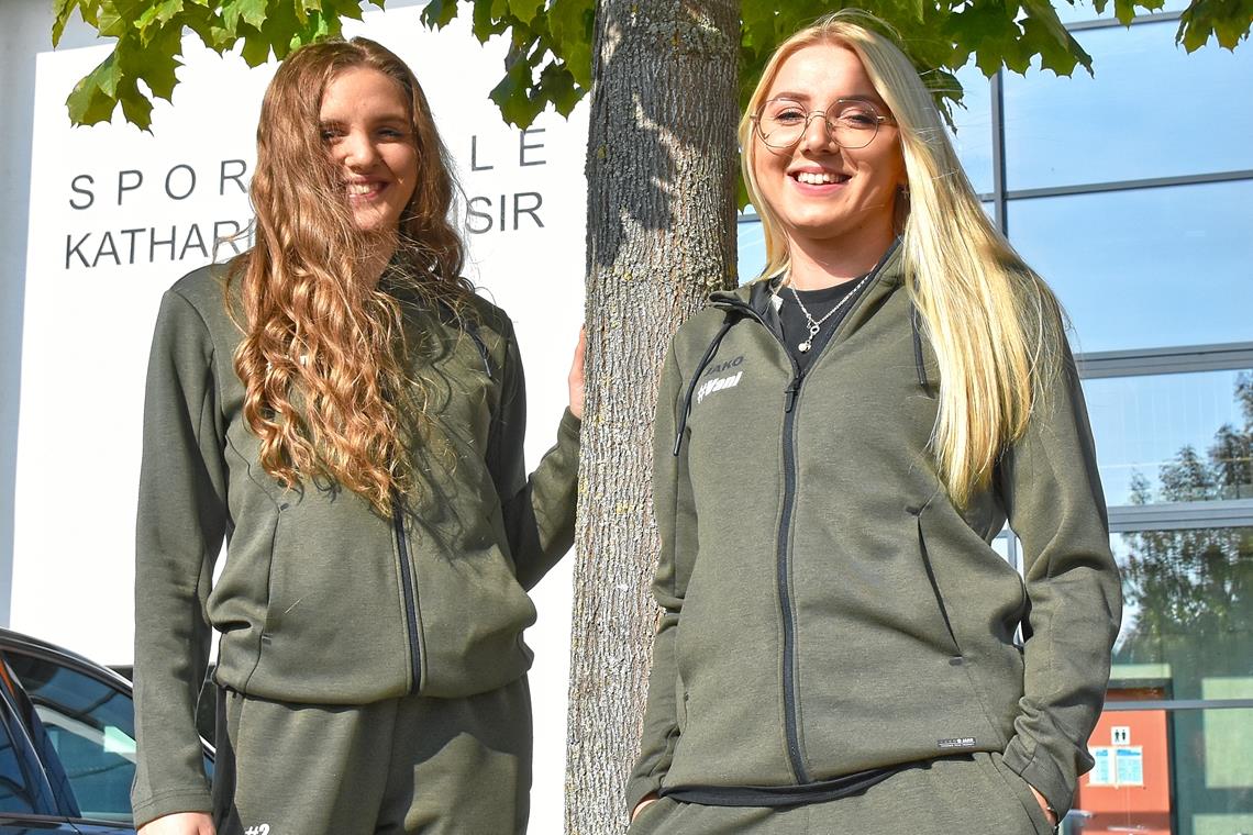 Zwei schlagkräftige Volleyballschwestern Iva (links) und Vanessa Maglica fühlen sich in Backnang und bei den TSG-Volleyballerinnen sehr wohl. Foto: T. Sellmaier