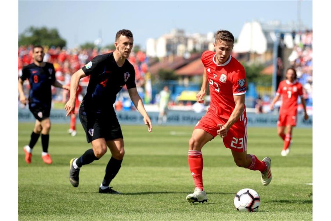 Ivan Perisic (l), hier im Duell mit dem Waliser Will Vaulks, erzielte das 2:0. Foto: Adam Davy/PA Wire