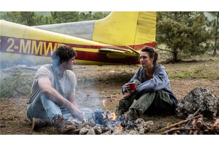 Jacob Elordi (li.) als Hig und Margaret Qualley als Cima in „Das Ende der Sterne“