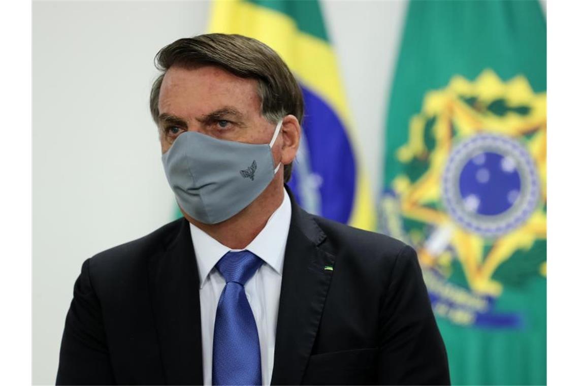 Bolsonaro blockiert Hilfspaket für Indigene Jair Bolsonaro hat sich mit dem Coronavirus angesteckt. (Archiv). Foto: Marcos Correa/Palacio Planalto/dpa