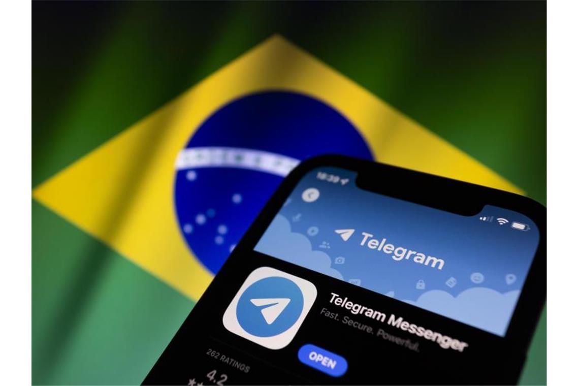 Dämpfer für Bolsonaro: Telegram-Sperre in Brasilien Jair Bolsonaro nutzt Telegram zur Kommunikation mit seiner Anhängerschaft. Foto: Andre M. Chang/ZUMA Press Wire/dpa