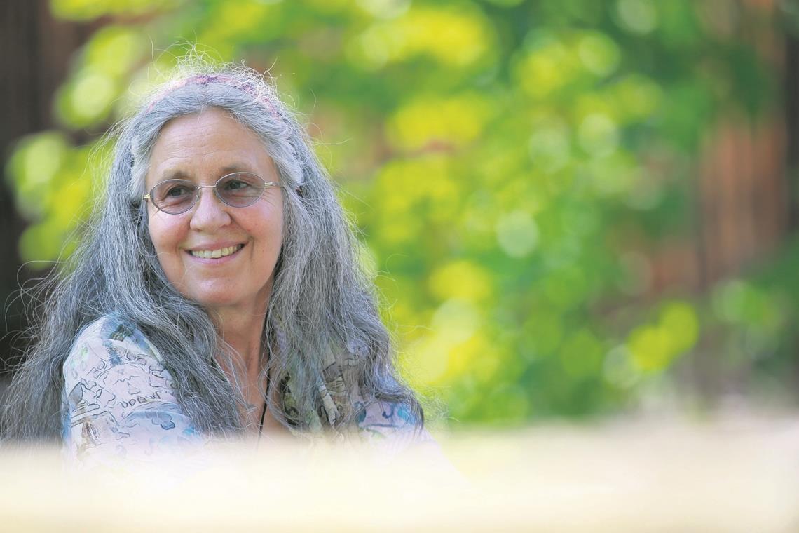Was der Jakobsweg dem Pilger gibt Jakobswegerfahren: Renate Florl kennt die Besonderheiten der Pilgerstrecke nach Santiago de Compostela von vielen Touren. Foto: A. Becher
