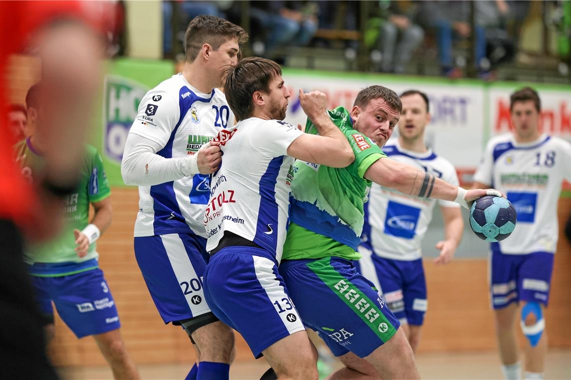 Der HC Oppenweiler/Backnang hat den vierten Sieg in Serie beim Nachbarn im Blick Jakub Strýc (am Ball), der sich im Auftaktspiel verletzt hatte, könnte in Kornwestheim vielleicht aufs Feld zurückkehren. Foto: Alexander Becher