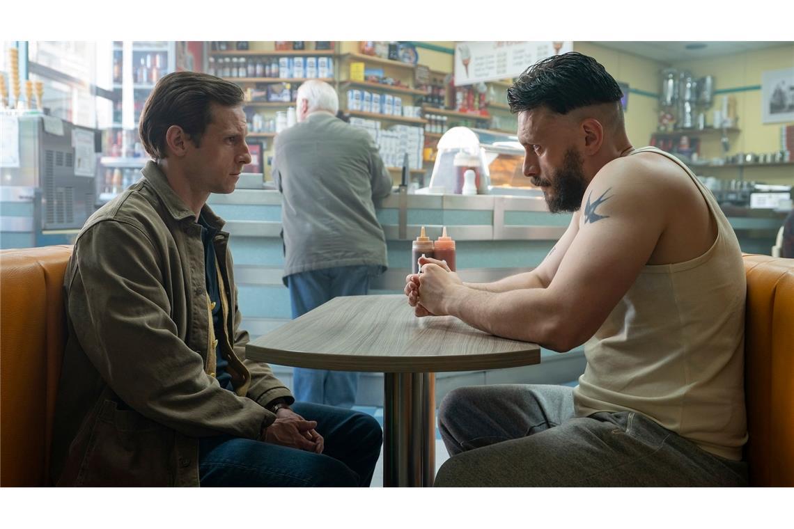 Jamie Bell (links) als Niall und Richard Gadd als Ruben in einer Szene der Miniserie "Half Man", die zwischen dem 25.4. und 29.5. auf HBO Max veröffentlicht worden ist.