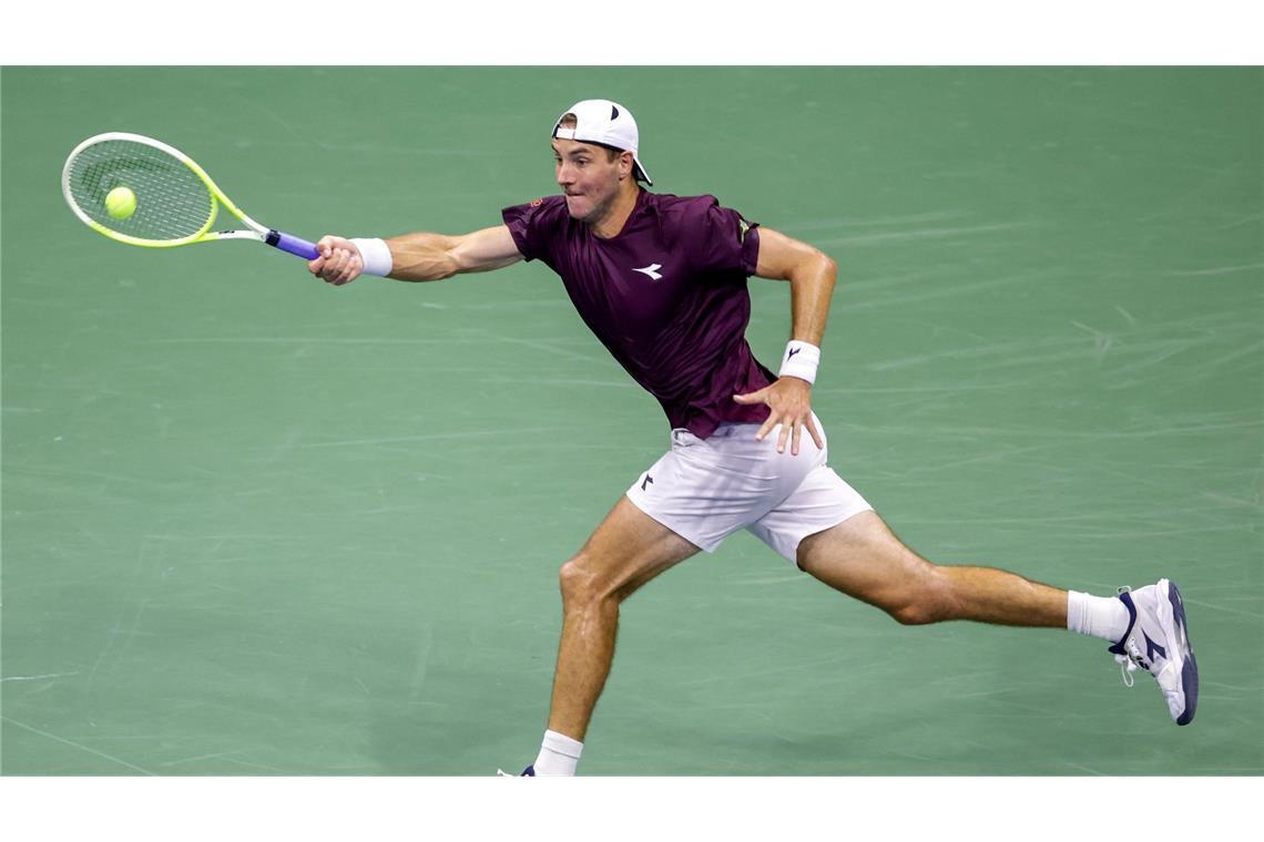 "Er hat mich zerpflückt": Struff chancenlos gegen Djokovic Jan-Lennard Struff lag gegen Novak Djokovic schnell deutlich zurück.