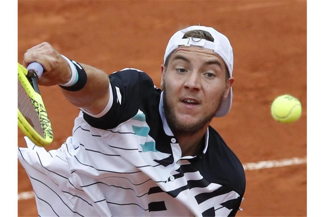 Zverev nach Reifeprüfung im Viertelfinale der French Open Jan-Lennard Struff war gegen Novak Djokovic quasi chancenlos. Foto: Christophe Ena/AP