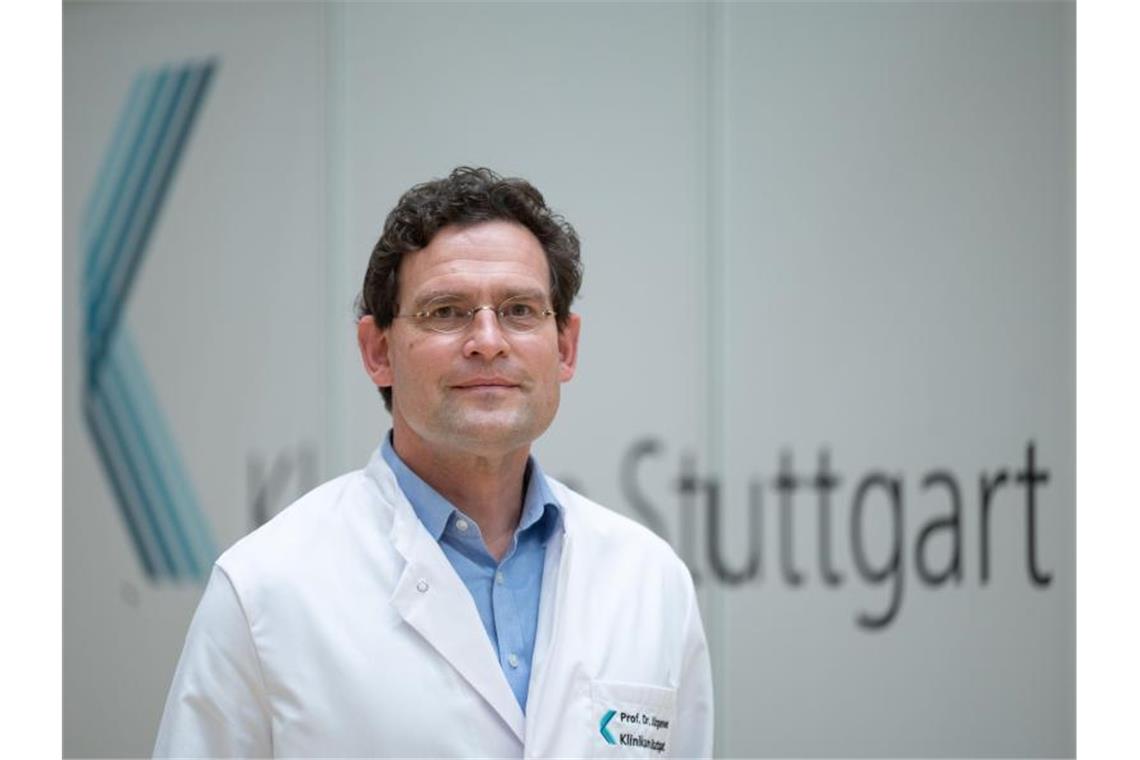 Jan Steffen Jürgensen, Vorstandsvorsitzender des Klinikum Stuttgart, steht im Klinikum Stuttgart. Foto: Marijan Murat/dpa/archivbild