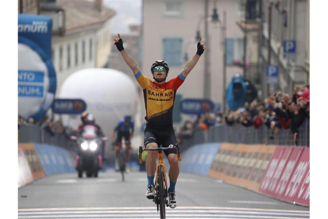 Jan Tratnik hat sich überraschend den Sieg auf der 16. Giro-Etappe geholt. Foto: Yuzuru Sunada/BELGA/dpa