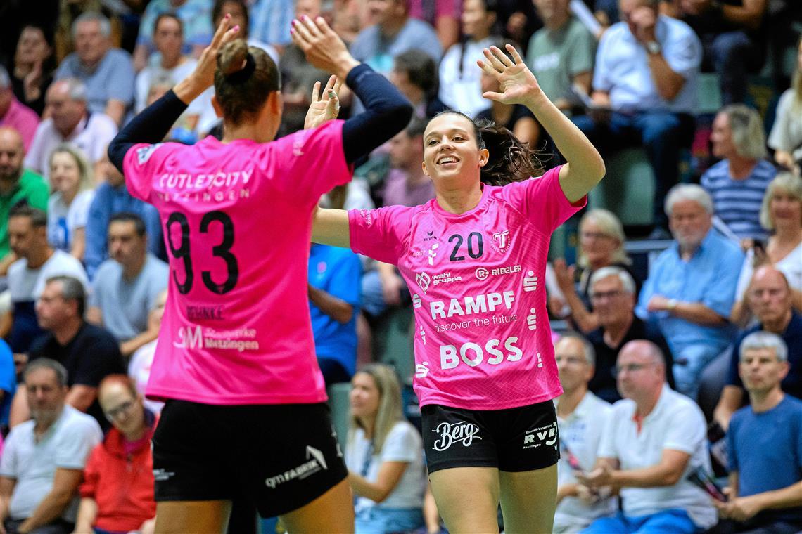 Noch bleibt Jana Scheib nur das Mitfiebern aus der Ferne Jana Scheib bejubelte in den bisherigen acht Bundesliga-Partien für Metzingen bisher 29 Saisontore, die sie erzielte. Foto: Imago