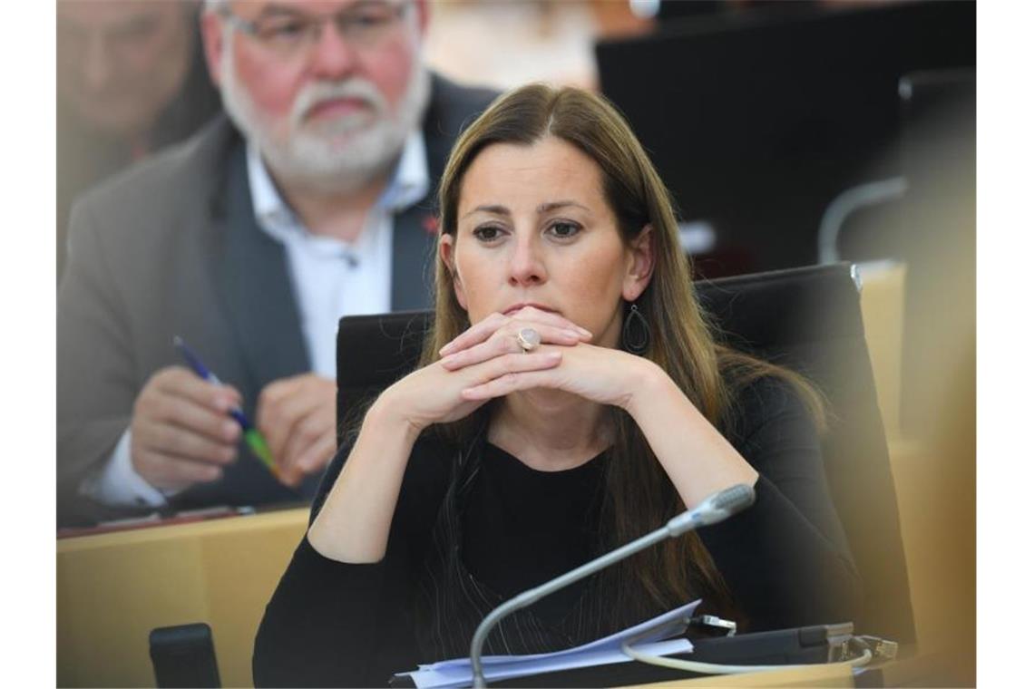 Janine Wissler, Fraktionsvorsitzende der Linken im hessischen Landtag, hat Drohungen erhalten. Foto: Arne Dedert/dpa