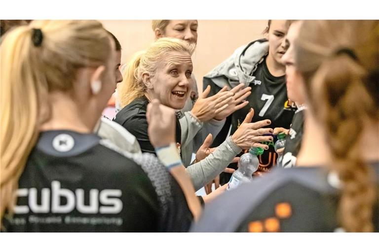 Janine Zieker in ihrem Element: Die Trainerin der Habo Bottwar SG setzt vor allem auf den Zusammenhalt in ihrem Team.