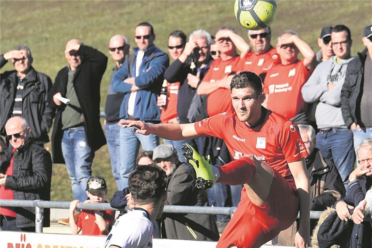 Jannik Dannhäußer ist ein Kandidat als Linksverteidiger, falls sich TSG-Trainer Evangelos Sbonias tatsächlich dazu entschließen sollte, auf eine Viererabwehrkette umzustellen.Foto: T. Sellmaier