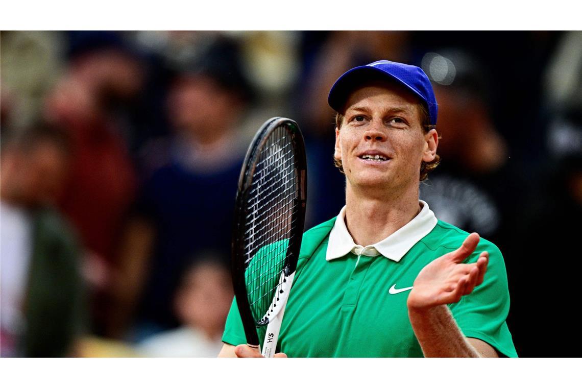 Tennisstar Jannik Sinner in Paris weiter unangefochten Jannik Sinner hat sein Viertelfinale gegen den Kasachen Alexander Bublik klar gewonnen.