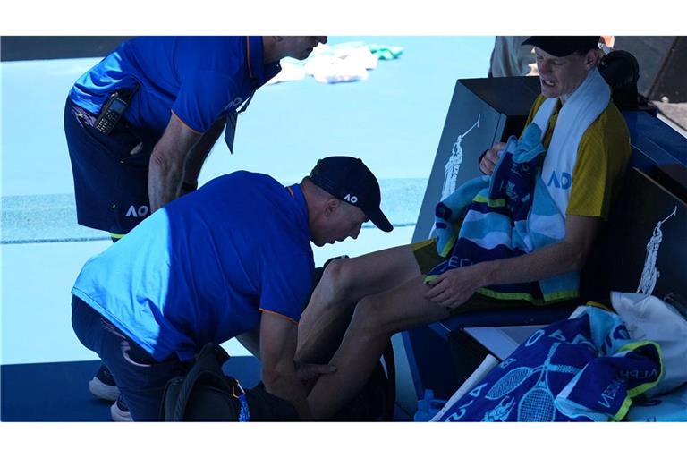 Jannik Sinner hatte im heißen Melbourne mit Krämpfen zu kämpfen.