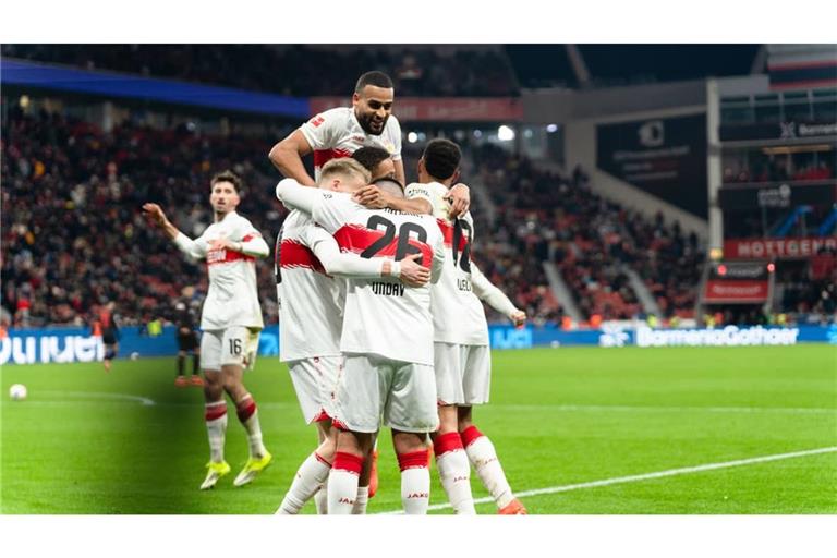 Januar 2026: Der VfB jubelt in Leverkusen.