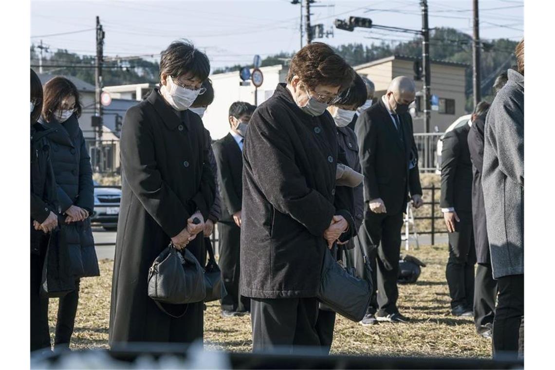 Japan gedenkt der Todesopfer am 10. Jahrestag der Tsunami-Katastrophe. Foto: Koki Sengoku/Kyodo News/AP/dpa