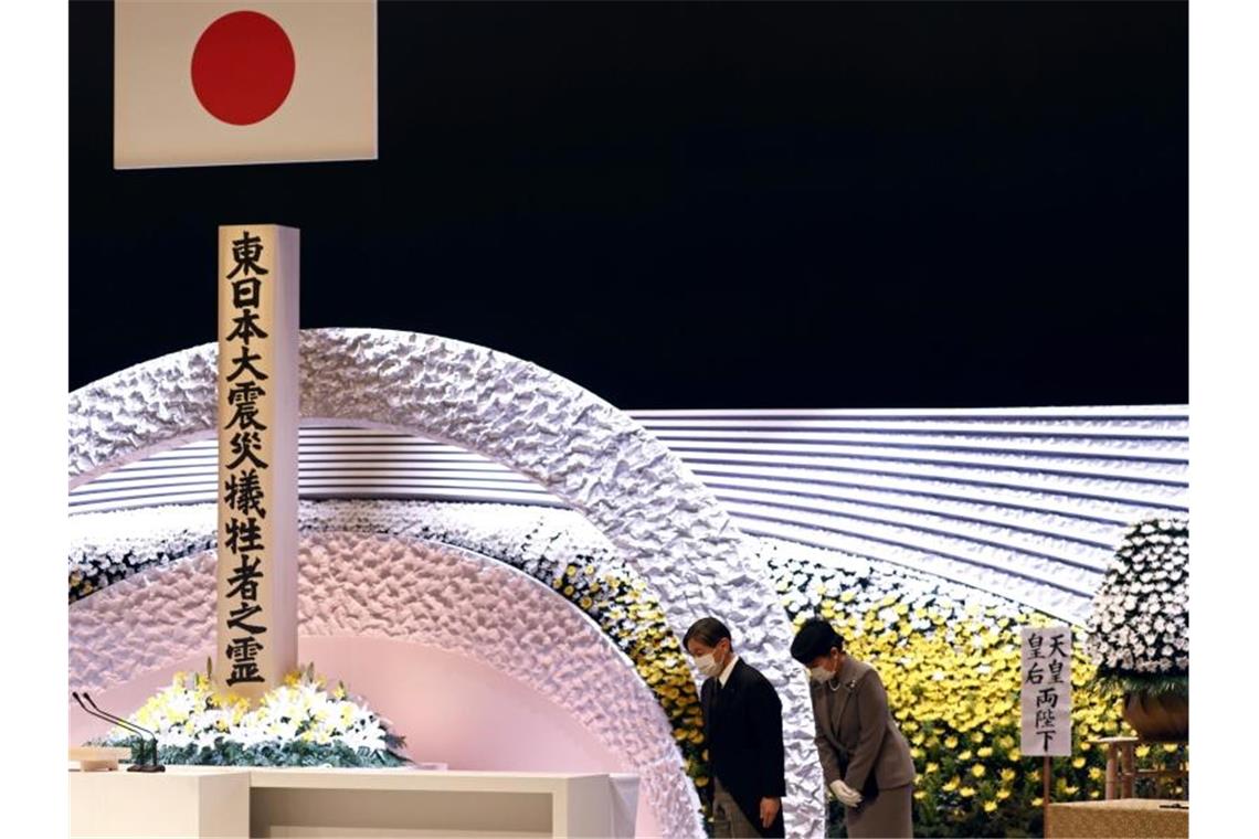 Japans Kaiser Naruhito und Kaiserin Masako bei der nationalen Gedenkfeier in Tokio. Foto: Behrouz Mehri/Pool AFP/dpa