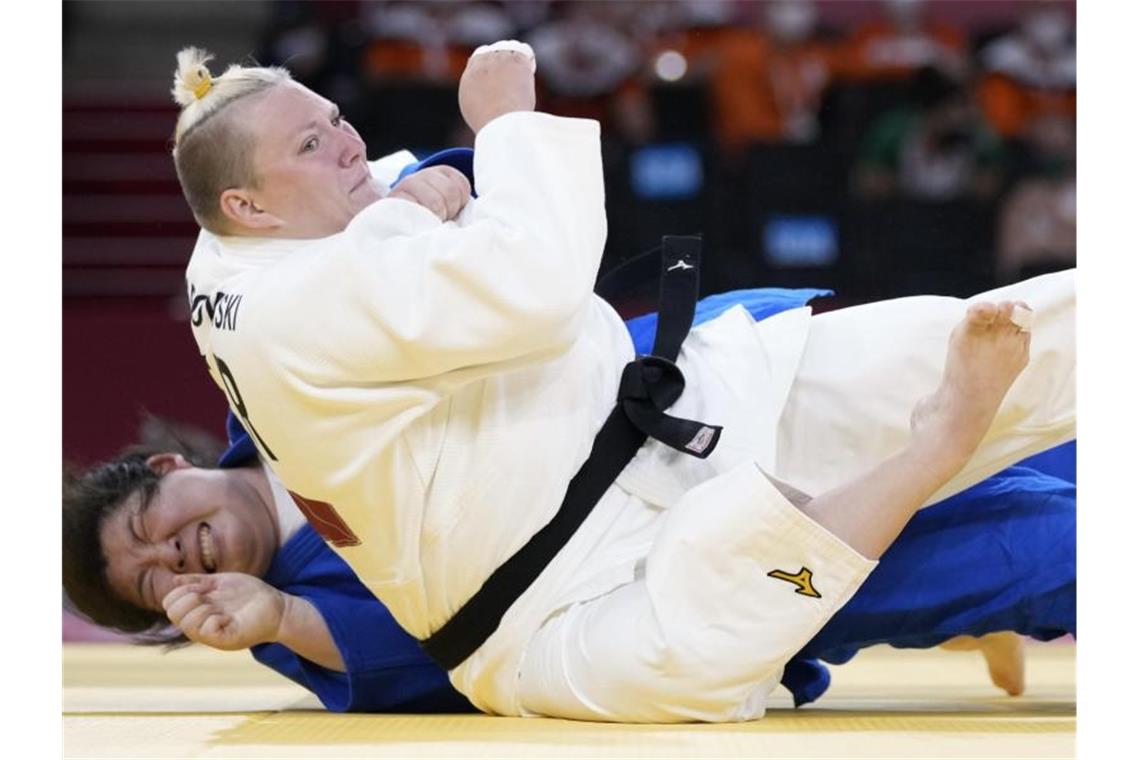 Das war die Olympia-Nacht Jasmin Grabowski scheiterte an der Chinesin Xu Shiyan. Foto: Vincent Thian/AP/dpa