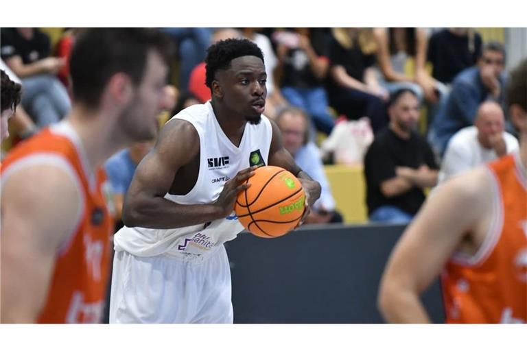 Jason Edokpayi ist mit 20 Punkten bester Werfer bei den Basketballern des SV Fellbach.