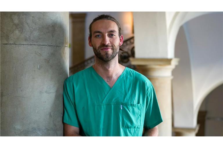 Jasper Iske will mit seinen Videos falsche Versprechen von Influencern entlarven.