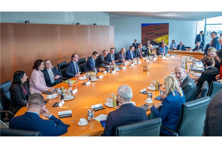 Jeden Mittwoch trifft sich das Bundeskabinett. Dieses Mal soll es vor allem um Bürokratieabbau gehen.