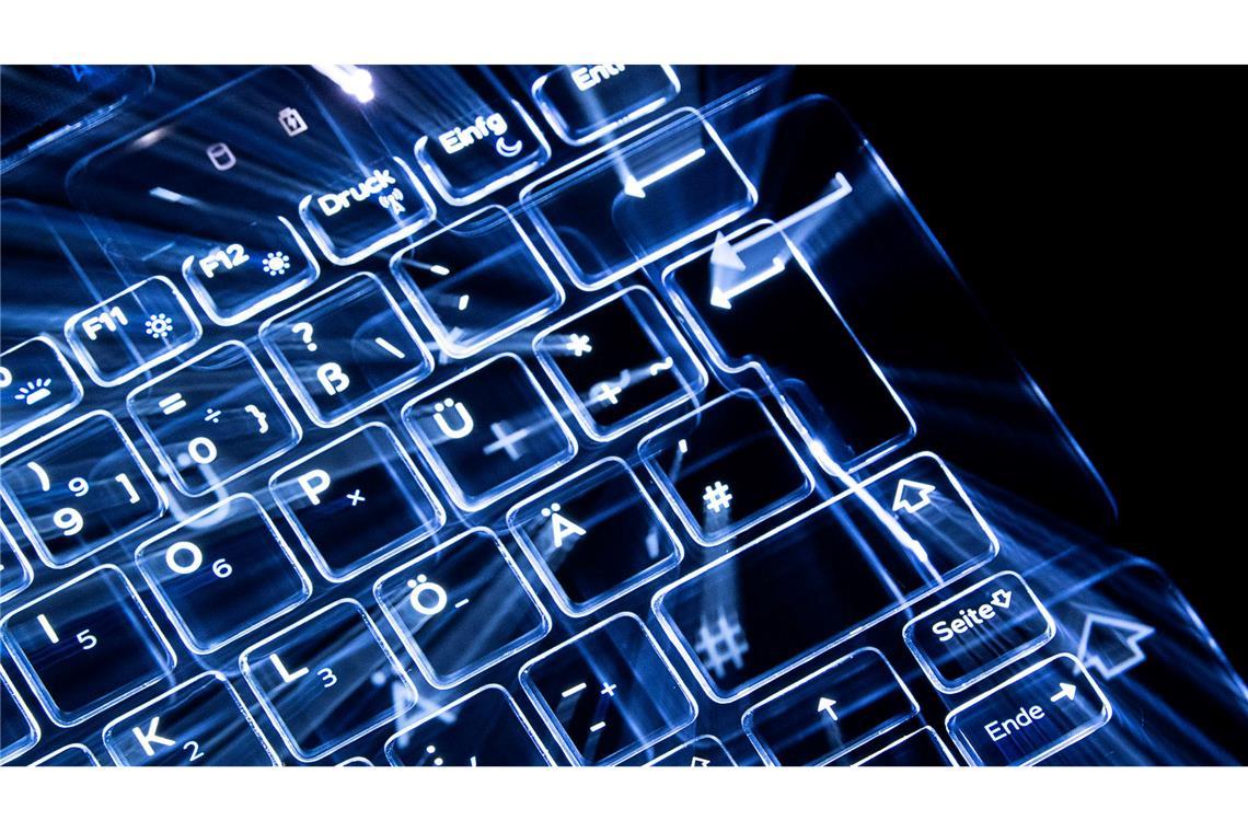 Jeder Zehnte hält es für sehr wahrscheinlich, ein weiteres Drittel für wahrscheinlich, selbst Opfer eines Online-Angriffs zu werden. (Symbolbild)