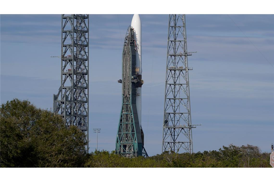 Jeff Bezos tritt mit den Raketen von Blue Origin gegen Elon Musks SpaceX an. (Archivbild)