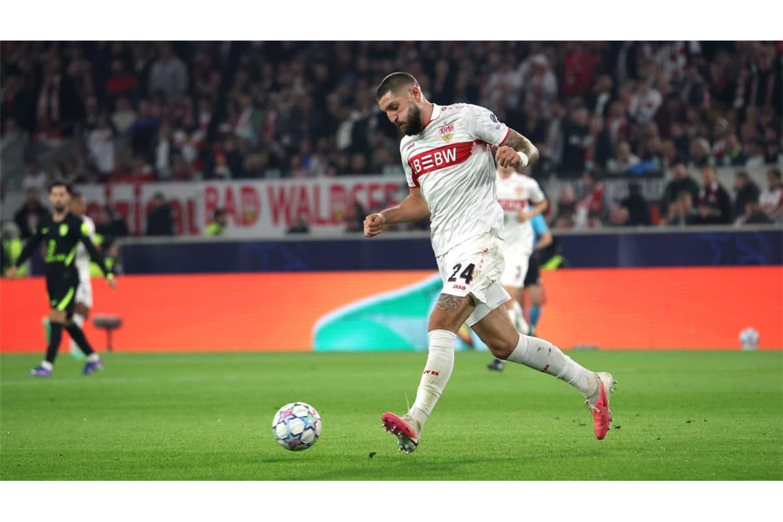 Jeff Chabot (Note 2,5): Der Abwehrchef übernahm den zentralen Part in der Dreierkette und war in der ersten Hälfte in der Leverkusener Druckphase ein wichtiger Stabilisator mit 80 Prozent gewonnenen Zweikämpfen. Auch nach dem Seitenwechsel aufmerksamer Organisator. In der 79. Minute verlor er allerdings beim zweiten Leverkusener Treffer das Kopfball-Duell mit Maza.