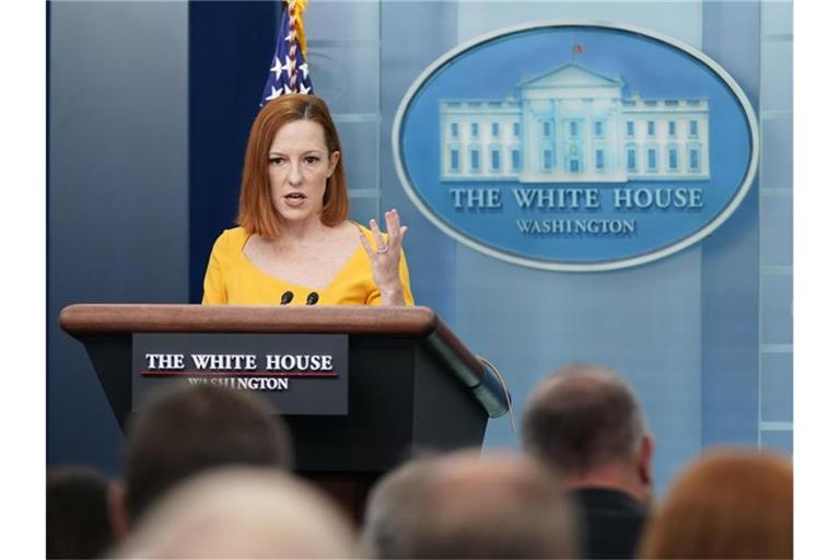 Jen Psaki, Pressesprecherin des Weißen Hauses, spricht mit Journalisten. Foto: Patrick Semansky/AP/dpa