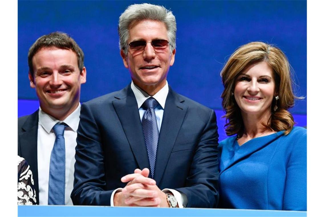 SAP ernennt Vorstandschefin: Duo soll Softwareriesen führen Jennifer Morgan lenkt ab sofort die Geschicke gemeinsam mit Christian Klein. SAP-Chef McDermott (M.) ist überraschend zurückgetreten. Foto: Uwe Anspach/dpa
