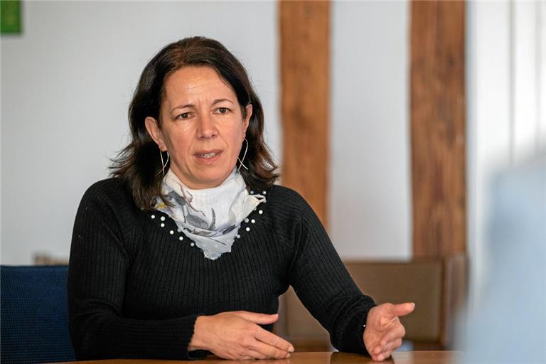 Jennifer Reinert betreut seit 2014 Asylbewerber in Weissach im Tal. Die Aufregung, die vor fünf Jahren in der Gemeinde herrschte, habe sich inzwischen gelegt, berichtet die Integrationsbeauftragte. Foto: A. Becher
