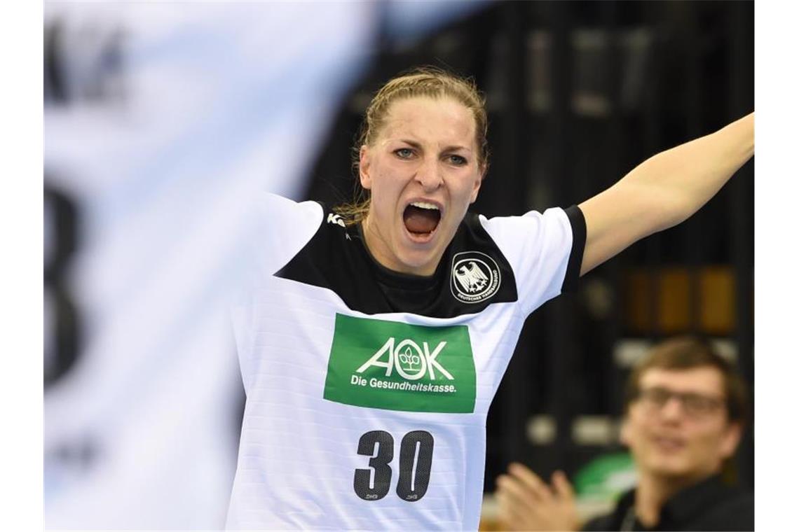 Bietigheimer Handballerinnen holen Nationalspielerin Behrend Jenny Behrend feiert einen Torerfolg. Foto: Carmen Jaspersen/dpa/Archivbild