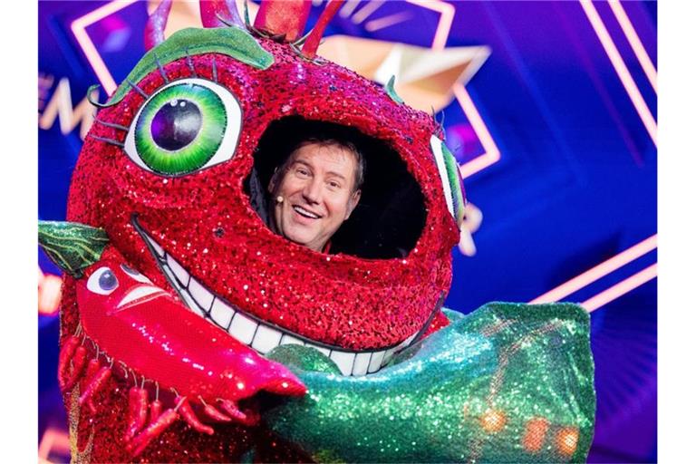 Jens Riewa als „Die Chili“ in der Prosieben-Show „The Masked Singer“. Foto: Rolf Vennenbernd/dpa