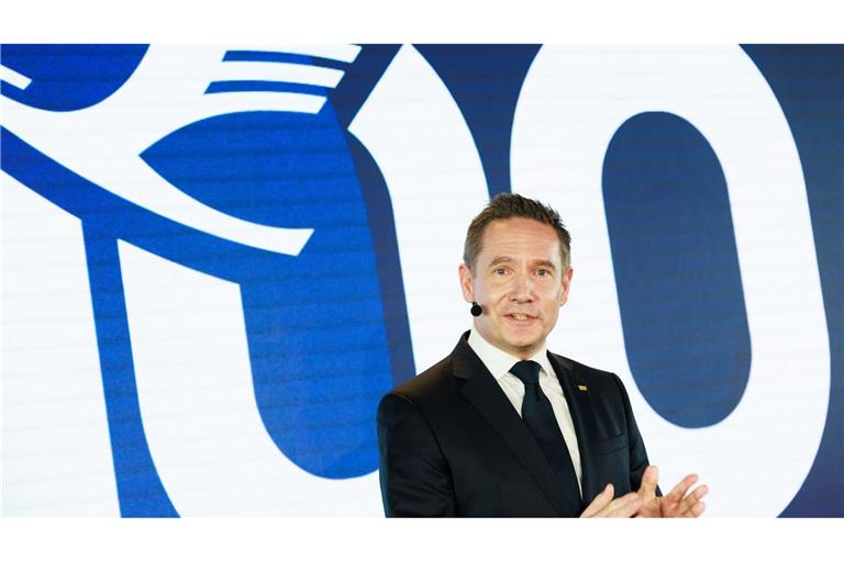 Jens Ritter, Chef der Lufthansa Airlines, präsentiert das neue Konzept. (Archivbild)