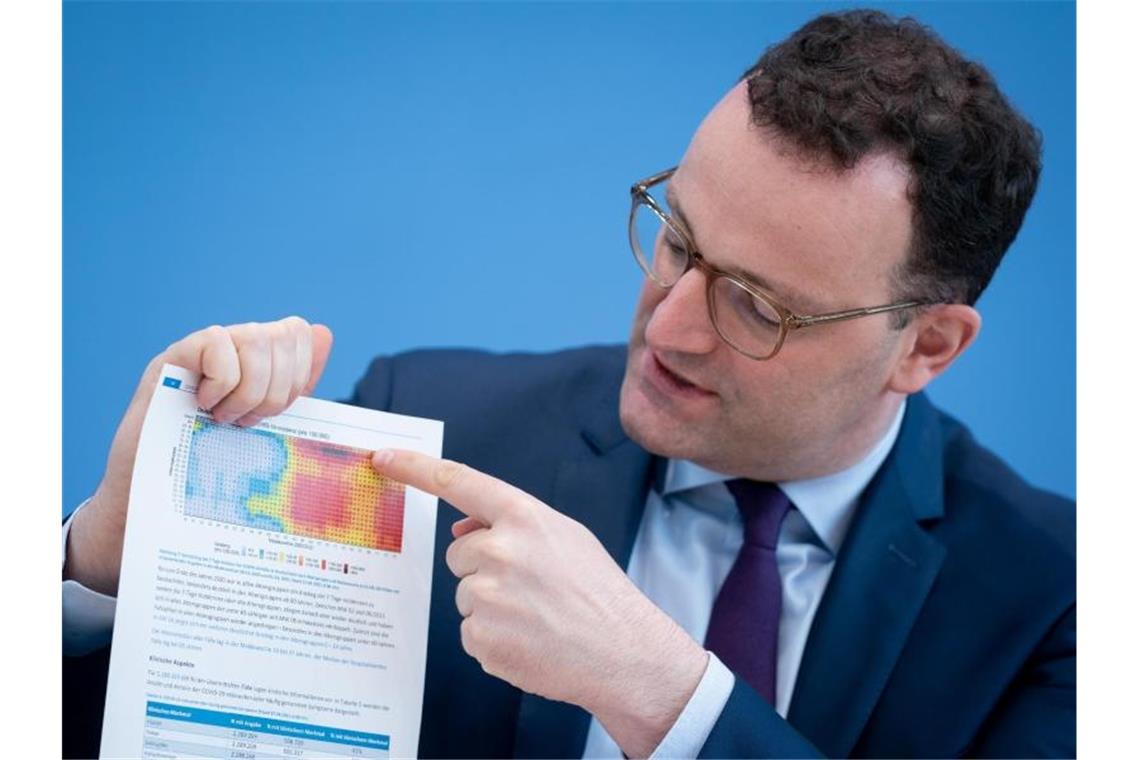 Jens Spahn, Bundesminister für Gesundheit, während einer Pressekonferenz zur weiteren Entwicklung in der Corona-Pandemie. Foto: Kay Nietfeld/dpa